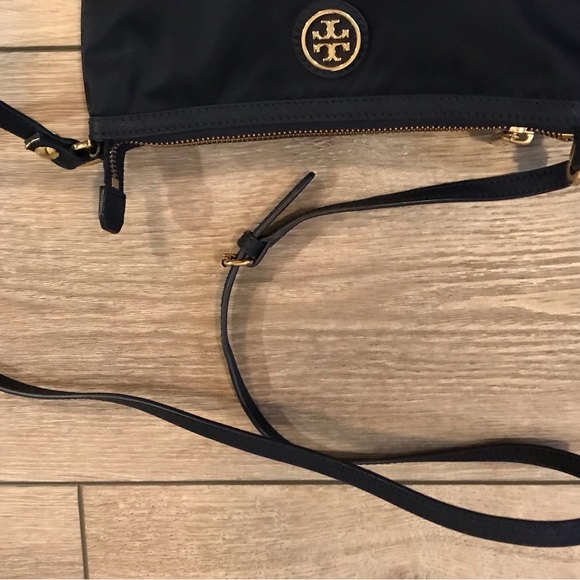 Tory Burch Nylon Crossbody / Swingpack Tote EUC - Picture 11 of 14